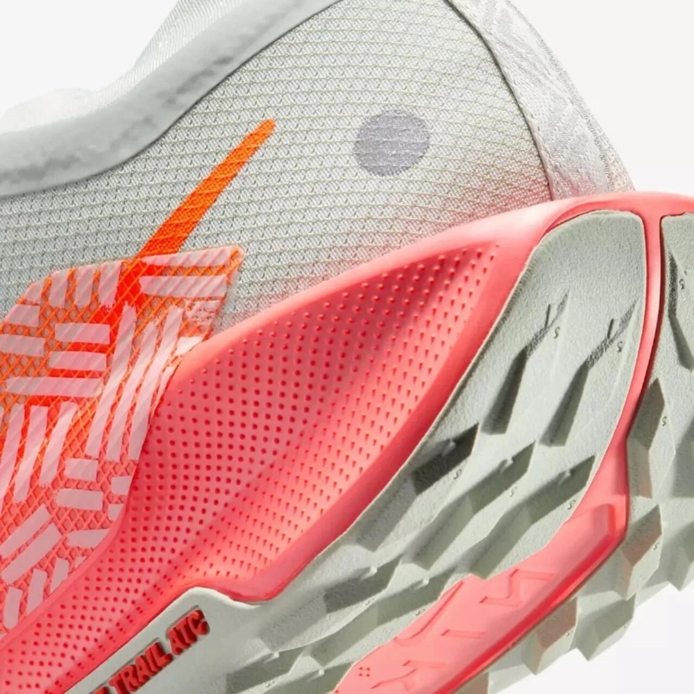 Nike Pegasus Trail 5 GTX  Light Silver/Hyper Crimson FQ0908 004 - Picture 4 of 6